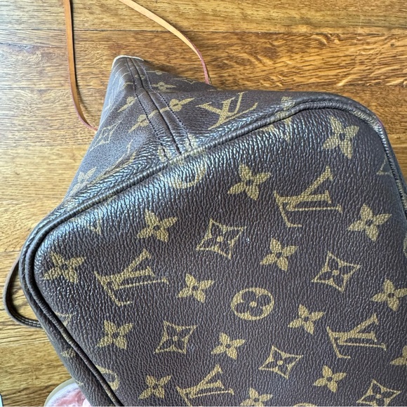 ❤️SOLD❤️ Louis Vuitton Classic Monogram Neverfull MM Bag (w/ COA) - Picture 4 of 13